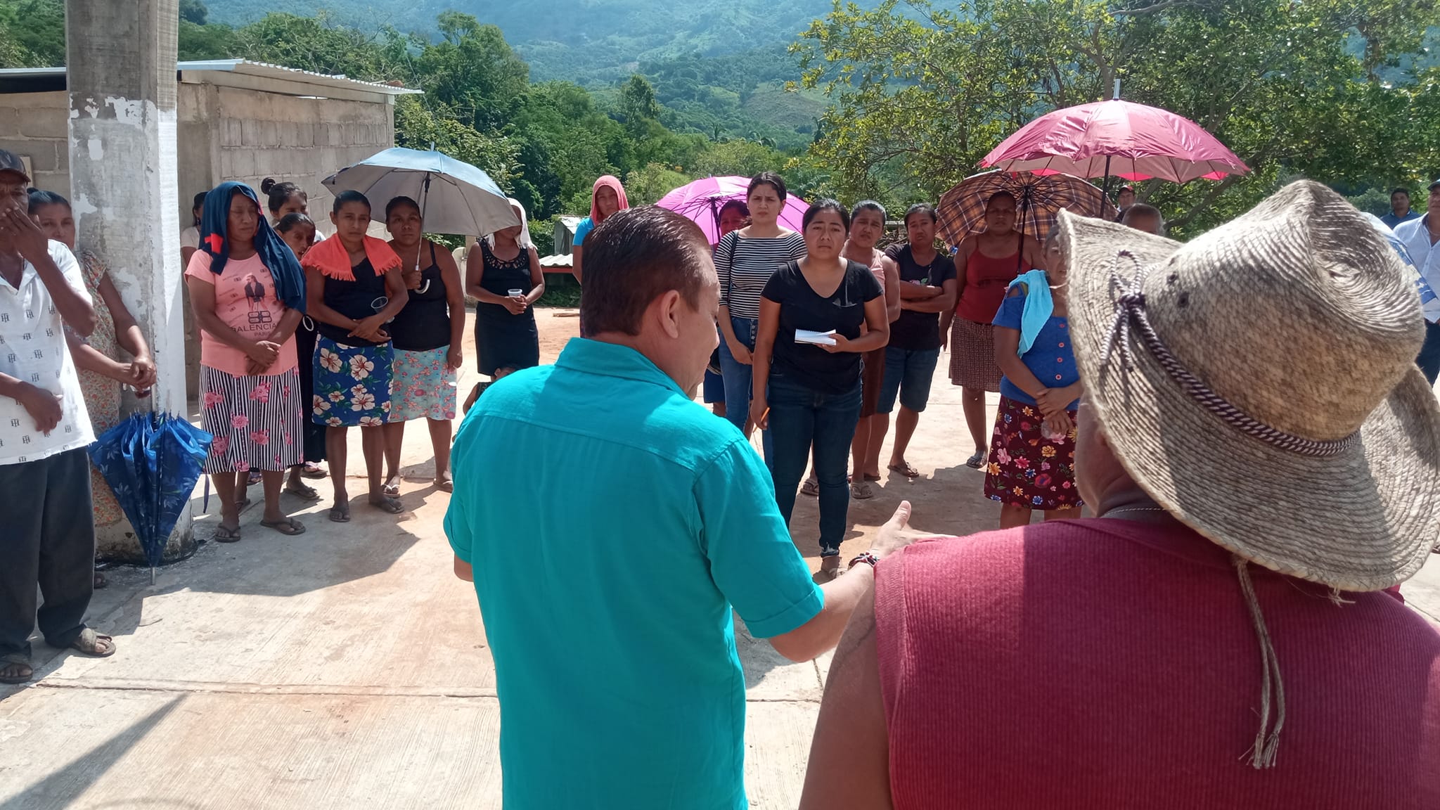El presidente municipal de San Marcos Misael Lorenzo Castillo pone en marcha obras en tres comunidades
