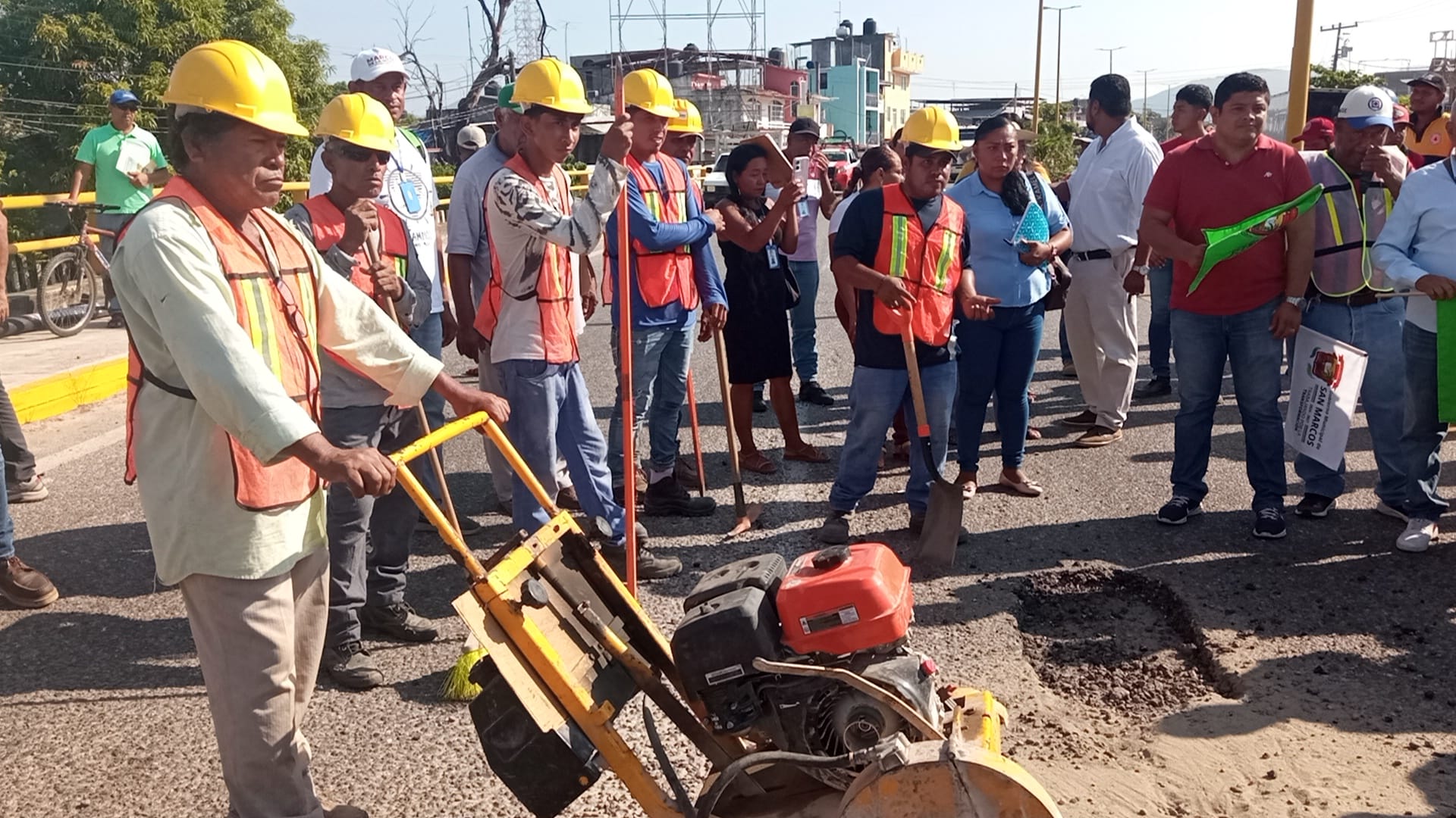 Inicia programa de bacheo emergente